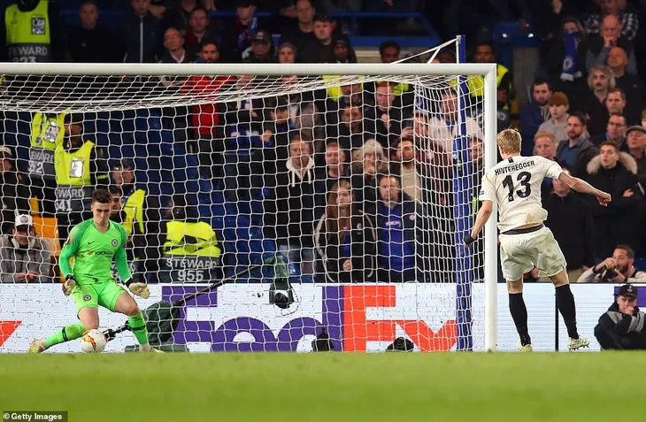 ẢNH: Chelsea nghẹt thở vượt qua Frankfurt, tiến vào chung kết Europa League - Ảnh 10. ẢNH: Chelsea nghẹt thở vượt qua Frankfurt, tiến vào chung kết Europa League - Ảnh 10.