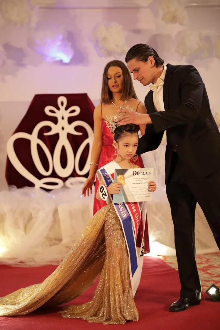 Thí sinh nhí Nguyễn Ngọc Bảo Anh đăng quang Hoa hậu Hoàn vũ nhí Thế giới 2019 - Ảnh 1. Thí sinh nhí Nguyễn Ngọc Bảo Anh đăng quang Hoa hậu Hoàn vũ nhí Thế giới 2019 - Ảnh 1.