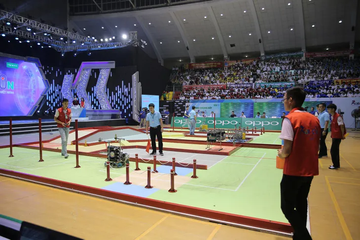 VCK Robocon Việt Nam 2019: Nghẹt thở đến những giây cuối cùng - Ảnh 5. VCK Robocon Việt Nam 2019: Nghẹt thở đến những giây cuối cùng - Ảnh 5.