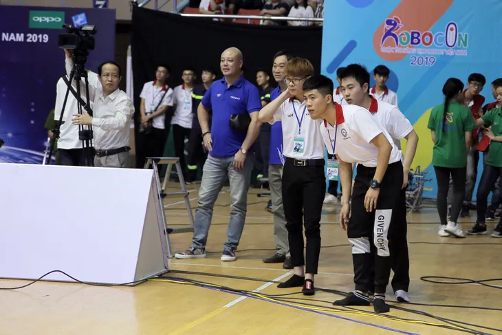 VCK Robocon Việt Nam 2019: Nghẹt thở đến những giây cuối cùng - Ảnh 10. VCK Robocon Việt Nam 2019: Nghẹt thở đến những giây cuối cùng - Ảnh 10.