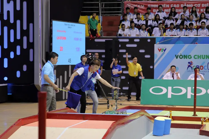 VCK Robocon Việt Nam 2019: Nghẹt thở đến những giây cuối cùng - Ảnh 16. VCK Robocon Việt Nam 2019: Nghẹt thở đến những giây cuối cùng - Ảnh 16.