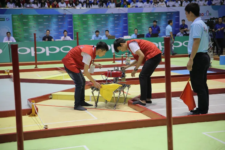 VCK Robocon Việt Nam 2019: Nghẹt thở đến những giây cuối cùng - Ảnh 26. VCK Robocon Việt Nam 2019: Nghẹt thở đến những giây cuối cùng - Ảnh 26.