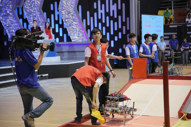 VCK Robocon Việt Nam 2019: Nghẹt thở đến những giây cuối cùng - Ảnh 29. VCK Robocon Việt Nam 2019: Nghẹt thở đến những giây cuối cùng - Ảnh 29.