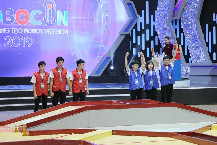 VCK Robocon Việt Nam 2019: Nghẹt thở đến những giây cuối cùng - Ảnh 32. VCK Robocon Việt Nam 2019: Nghẹt thở đến những giây cuối cùng - Ảnh 32.