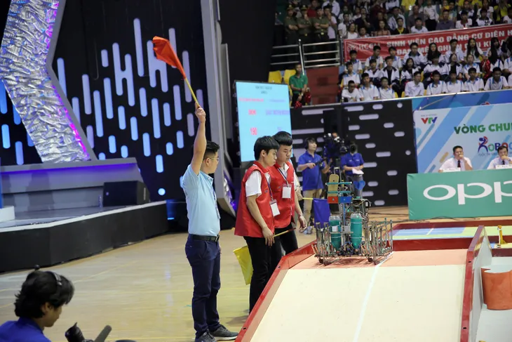 VCK Robocon Việt Nam 2019: Nghẹt thở đến những giây cuối cùng - Ảnh 36. VCK Robocon Việt Nam 2019: Nghẹt thở đến những giây cuối cùng - Ảnh 36.