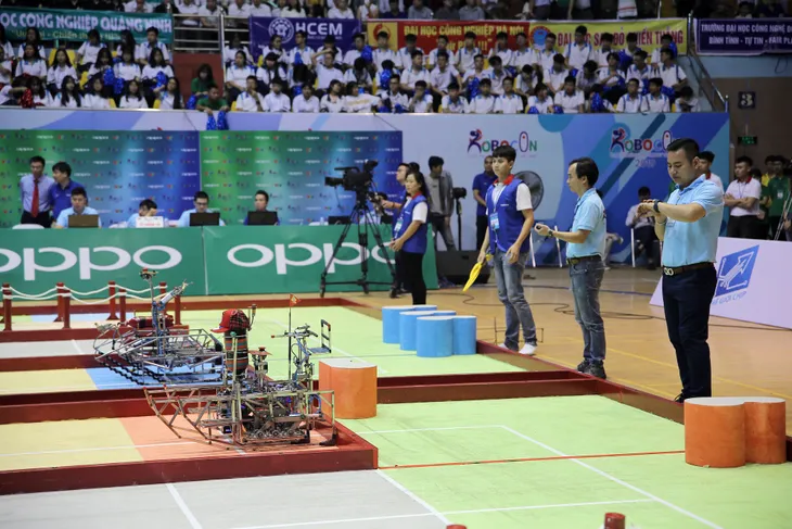 VCK Robocon Việt Nam 2019: Nghẹt thở đến những giây cuối cùng - Ảnh 42. VCK Robocon Việt Nam 2019: Nghẹt thở đến những giây cuối cùng - Ảnh 42.