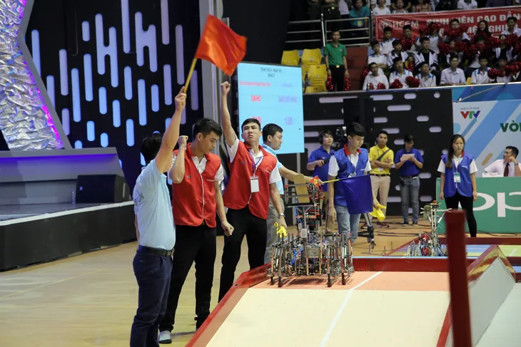 VCK Robocon Việt Nam 2019: Nghẹt thở đến những giây cuối cùng - Ảnh 45. VCK Robocon Việt Nam 2019: Nghẹt thở đến những giây cuối cùng - Ảnh 45.
