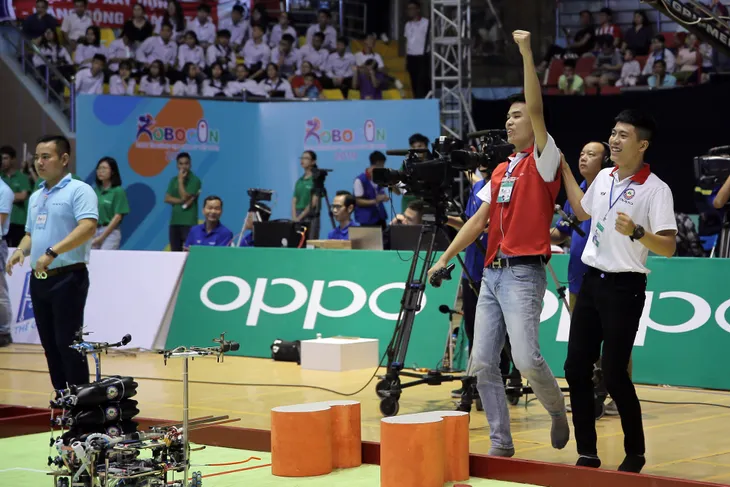 VCK Robocon Việt Nam 2019: Nghẹt thở đến những giây cuối cùng - Ảnh 60. VCK Robocon Việt Nam 2019: Nghẹt thở đến những giây cuối cùng - Ảnh 60.
