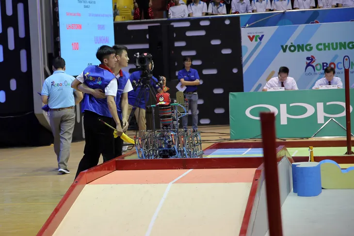 VCK Robocon Việt Nam 2019: Nghẹt thở đến những giây cuối cùng - Ảnh 65. VCK Robocon Việt Nam 2019: Nghẹt thở đến những giây cuối cùng - Ảnh 65.