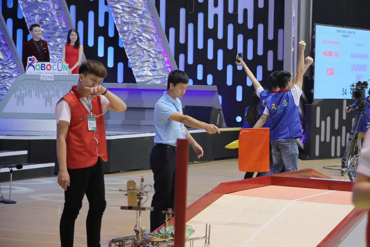 VCK Robocon Việt Nam 2019: Nghẹt thở đến những giây cuối cùng - Ảnh 83. VCK Robocon Việt Nam 2019: Nghẹt thở đến những giây cuối cùng - Ảnh 83.