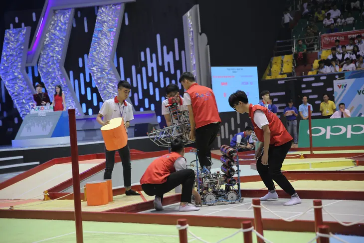 VCK Robocon Việt Nam 2019: Nghẹt thở đến những giây cuối cùng - Ảnh 118. VCK Robocon Việt Nam 2019: Nghẹt thở đến những giây cuối cùng - Ảnh 118.