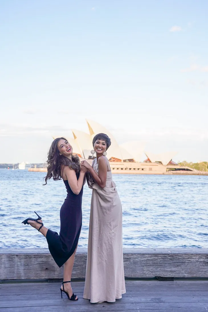 Hhen Niê xinh đẹp hút mắt khi hội ngộ Hoa hậu Hoàn vũ Australia 2018 - Ảnh 2. Hhen Niê xinh đẹp hút mắt khi hội ngộ Hoa hậu Hoàn vũ Australia 2018 - Ảnh 2.