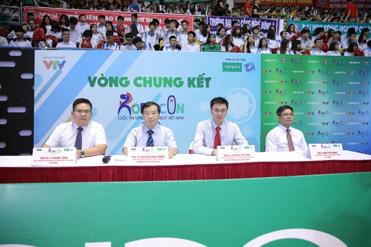 Những người cầm cân nảy mực tại VCK Robocon Việt Nam 2019 - Ảnh 1. Những người cầm cân nảy mực tại VCK Robocon Việt Nam 2019 - Ảnh 1.