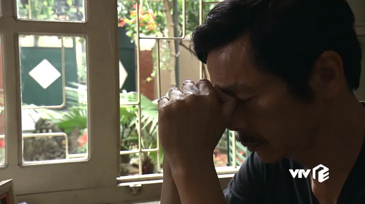 Về nhà đi con - Tập 22: Thư (Bảo Thanh) hối hận khi lên giường với Vũ (Quốc Trường), bị xã hội đen thúc ép đòi nợ - Ảnh 2. Về nhà đi con - Tập 22: Thư (Bảo Thanh) hối hận khi lên giường với Vũ (Quốc Trường), bị xã hội đen thúc ép đòi nợ - Ảnh 2.