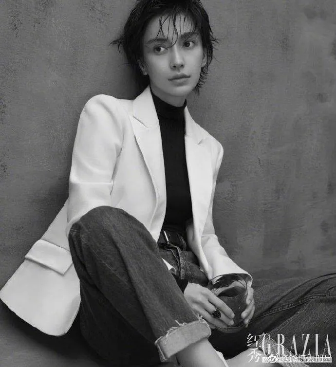 Angelababy đẹp cá tính với tóc ngắn - Ảnh 6. Angelababy đẹp cá tính với tóc ngắn - Ảnh 6.