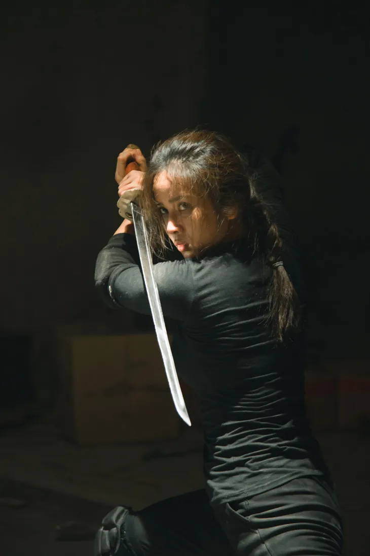 Rũ bỏ mác gái quê, Bella Mai tự chi tiền làm phim ngắn hành động “The Killer” - Ảnh 4. Rũ bỏ mác gái quê, Bella Mai tự chi tiền làm phim ngắn hành động “The Killer” - Ảnh 4.