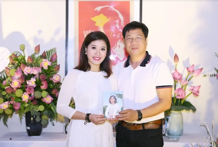 Sao mai Bích Hồng ra mắt album CD “Lời ca dâng Người” - Ảnh 3. Sao mai Bích Hồng ra mắt album CD “Lời ca dâng Người” - Ảnh 3.