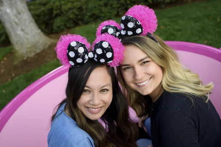 Disney “rủ” Karlie Kloss Heidi Klum ra mắt bộ sưu tập nơ chuột Mickey và Minnie - Ảnh 6. Disney “rủ” Karlie Kloss Heidi Klum ra mắt bộ sưu tập nơ chuột Mickey và Minnie - Ảnh 6.