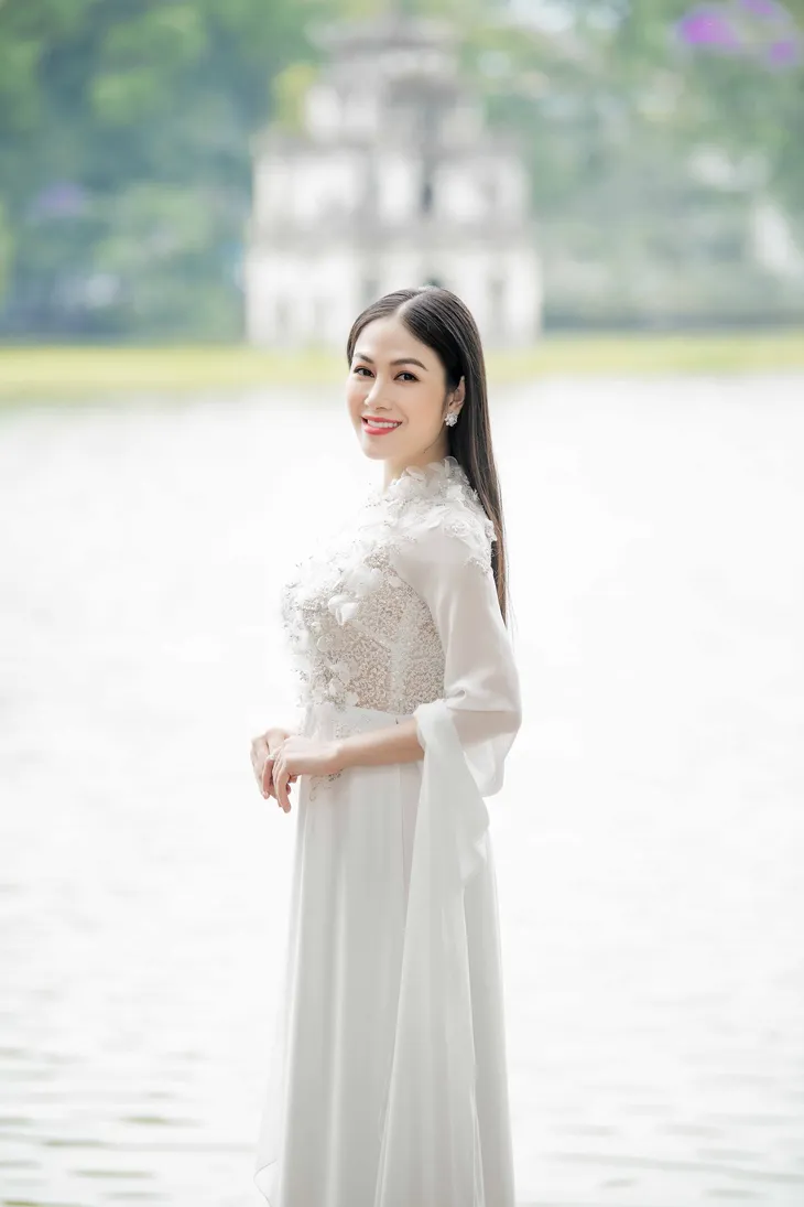 Sao mai 2017 Tuyết Nga ra mắt MV xúc động nhân dịp sinh nhật Bác Hồ - Ảnh 1. Sao mai 2017 Tuyết Nga ra mắt MV xúc động nhân dịp sinh nhật Bác Hồ - Ảnh 1.