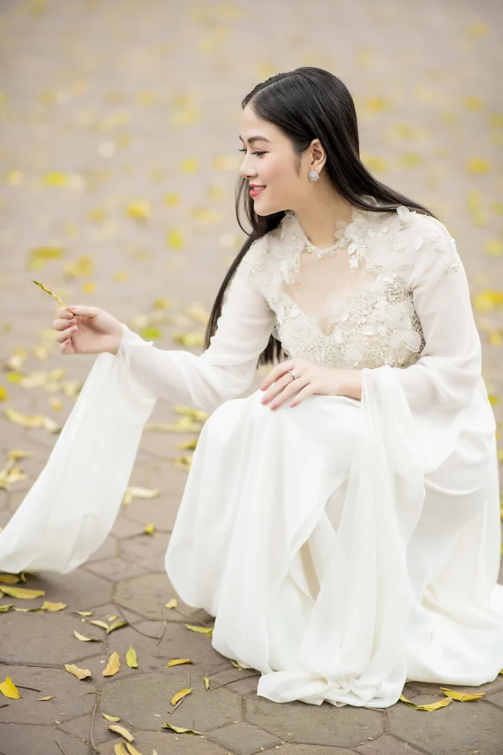 Sao mai 2017 Tuyết Nga ra mắt MV xúc động nhân dịp sinh nhật Bác Hồ - Ảnh 3. Sao mai 2017 Tuyết Nga ra mắt MV xúc động nhân dịp sinh nhật Bác Hồ - Ảnh 3.