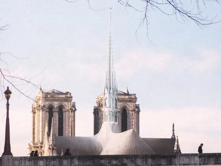 Chiêm ngưỡng 12 thiết kế đang được lựa chọn để tái thiết nhà thờ Đức Bà Paris - Ảnh 1. Chiêm ngưỡng 12 thiết kế đang được lựa chọn để tái thiết nhà thờ Đức Bà Paris - Ảnh 1.