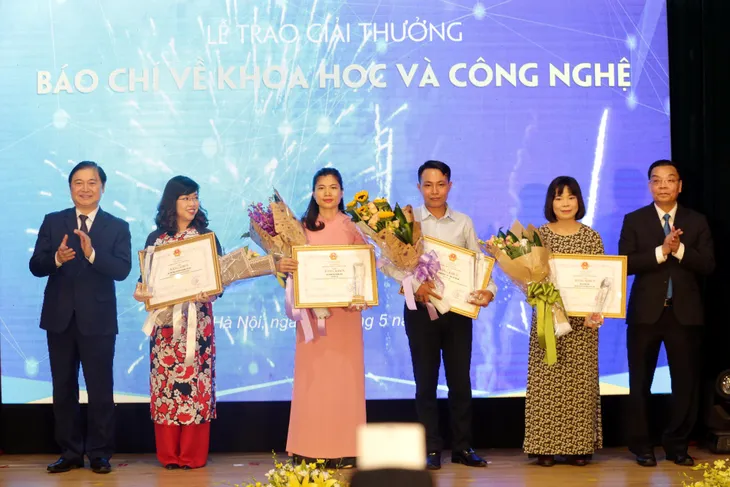 Long trọng Lễ kỷ niệm chào mừng Ngày KH&CN Việt Nam năm 2019 - Ảnh 5. Long trọng Lễ kỷ niệm chào mừng Ngày KH&CN Việt Nam năm 2019 - Ảnh 5.