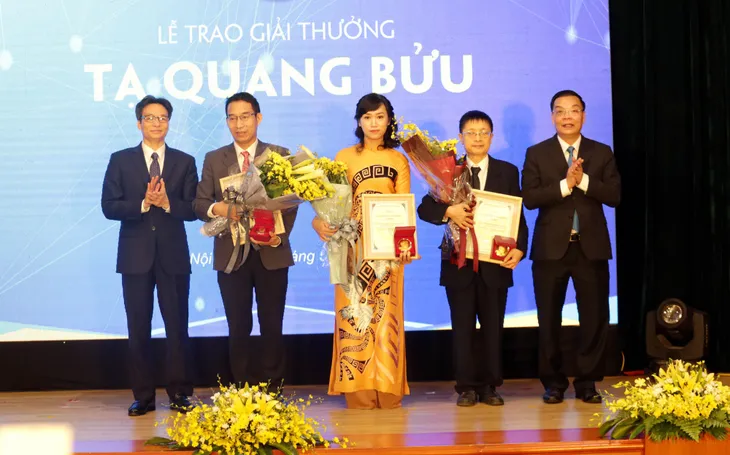 Long trọng Lễ kỷ niệm chào mừng Ngày KH&CN Việt Nam năm 2019 - Ảnh 3. Long trọng Lễ kỷ niệm chào mừng Ngày KH&CN Việt Nam năm 2019 - Ảnh 3.