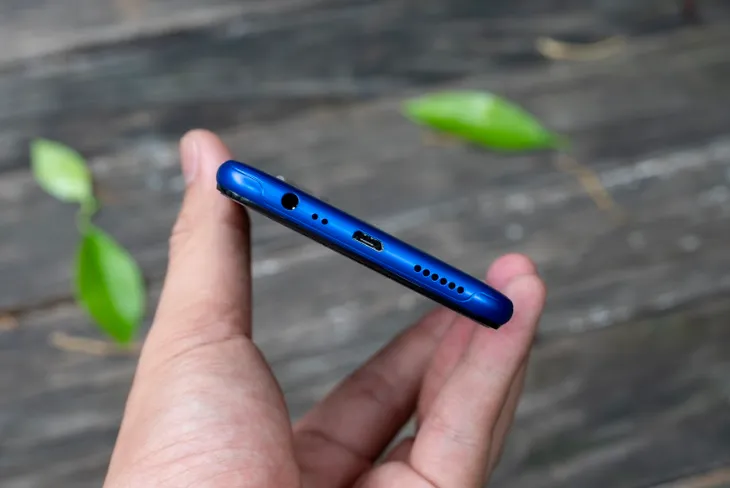 Cận cảnh smartphone Realme C2 giá rẻ dưới 3 triệu đồng - Ảnh 8. Cận cảnh smartphone Realme C2 giá rẻ dưới 3 triệu đồng - Ảnh 8.