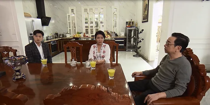 Về nhà đi con - Tập 28: Vũ (Quốc Trường) bị gia đình bắt ép cưới Thư (Bảo Thanh) - Ảnh 2. Về nhà đi con - Tập 28: Vũ (Quốc Trường) bị gia đình bắt ép cưới Thư (Bảo Thanh) - Ảnh 2.