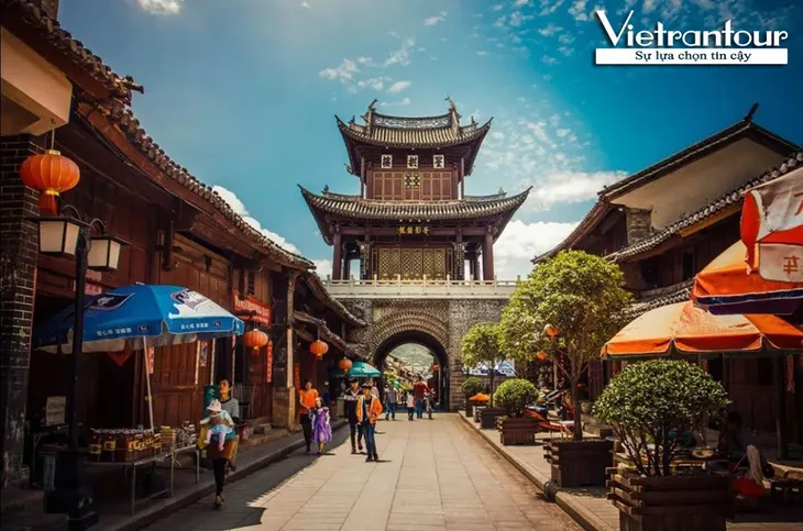 Khám phá cung đường vàng Vân Nam bằng ô tô tự lái - Ảnh 2. Khám phá cung đường vàng Vân Nam bằng ô tô tự lái - Ảnh 2.