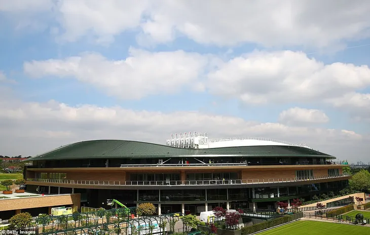 Các tay vợt hào hứng trải nghiệm mái che tại sân số 1 của Wimbledon - Ảnh 5. Các tay vợt hào hứng trải nghiệm mái che tại sân số 1 của Wimbledon - Ảnh 5.