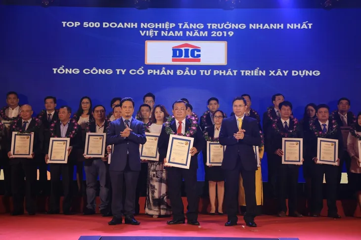 Tập đoàn DIC đạt top 20 doanh nghiệp bất động sản tăng trưởng nhanh nhất Việt Nam 2019 - Ảnh 1. Tập đoàn DIC đạt top 20 doanh nghiệp bất động sản tăng trưởng nhanh nhất Việt Nam 2019 - Ảnh 1.