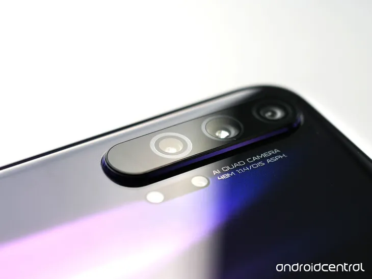 Cận cảnh Honor 20 Pro: Camera khẩu độ F/1.4, chip Kirin 980, giá siêu phải chăng - Ảnh 5. Cận cảnh Honor 20 Pro: Camera khẩu độ F/1.4, chip Kirin 980, giá siêu phải chăng - Ảnh 5.