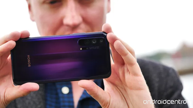 Cận cảnh Honor 20 Pro: Camera khẩu độ F/1.4, chip Kirin 980, giá siêu phải chăng - Ảnh 4. Cận cảnh Honor 20 Pro: Camera khẩu độ F/1.4, chip Kirin 980, giá siêu phải chăng - Ảnh 4.