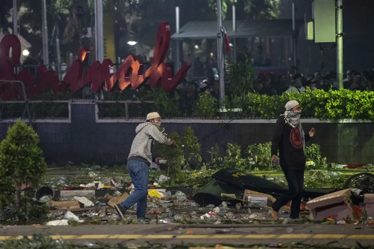 Indonesia bắt giữ 257 đối tượng gây bạo loạn - Ảnh 1. Indonesia bắt giữ 257 đối tượng gây bạo loạn - Ảnh 1.