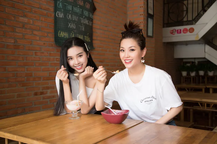 Á hậu Diễm Trang, Thúy An tiết lộ bí kíp ăn vặt thả ga vẫn giữ dáng chuẩn - Ảnh 5. Á hậu Diễm Trang, Thúy An tiết lộ bí kíp ăn vặt thả ga vẫn giữ dáng chuẩn - Ảnh 5.