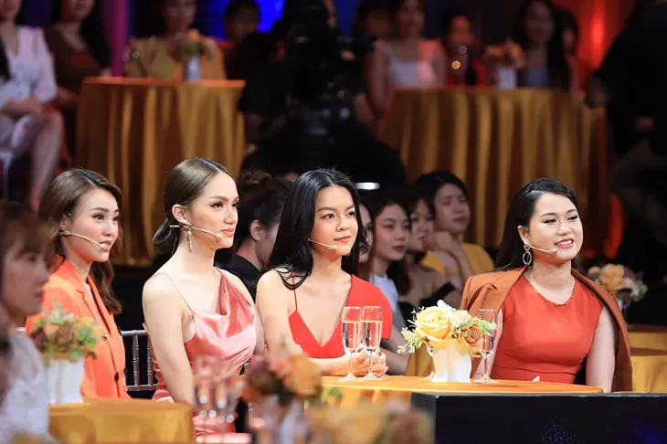 Phạm Quỳnh Anh nói về ngoại tình trong Quý ông đại chiến - Ảnh 3. Phạm Quỳnh Anh nói về ngoại tình trong Quý ông đại chiến - Ảnh 3.