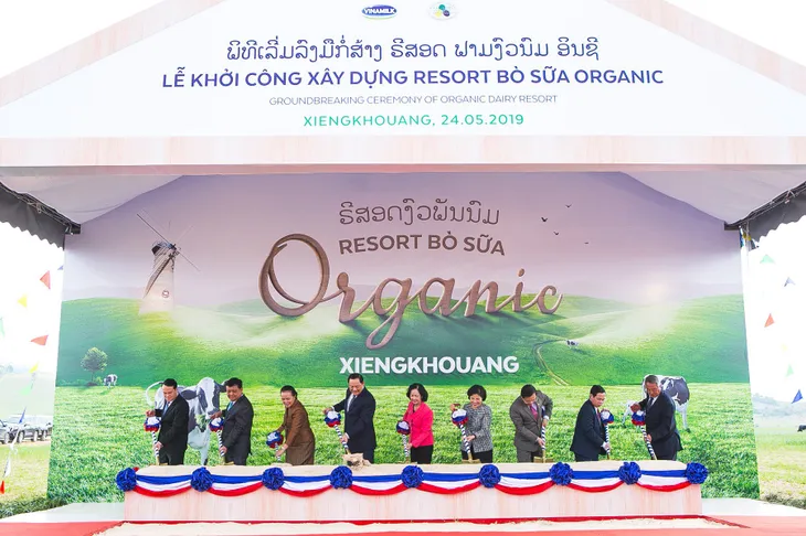 Vinamilk liên doanh với doanh nghiệp Lào và Nhật Bản khởi công xây dựng resort bò sữa organic quy mô 5.000 ha tại Lào - Ảnh 1. Vinamilk liên doanh với doanh nghiệp Lào và Nhật Bản khởi công xây dựng resort bò sữa organic quy mô 5.000 ha tại Lào - Ảnh 1.