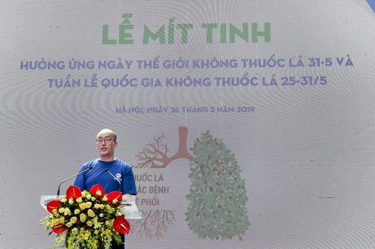 Hàng nghìn người hưởng ứng thông điệp Cuộc sống không khói thuốc - Ảnh 4. Hàng nghìn người hưởng ứng thông điệp Cuộc sống không khói thuốc - Ảnh 4.