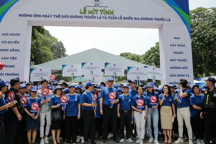 Hàng nghìn người hưởng ứng thông điệp Cuộc sống không khói thuốc - Ảnh 12. Hàng nghìn người hưởng ứng thông điệp Cuộc sống không khói thuốc - Ảnh 12.
