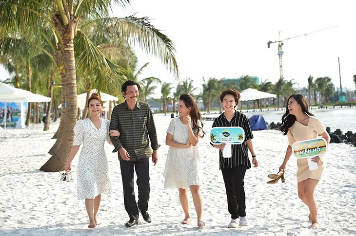 Về nhà đi con: Thư lấy chồng đại gia, cả nhà đi nghỉ dưỡng sang chảnh? - Ảnh 1. Về nhà đi con: Thư lấy chồng đại gia, cả nhà đi nghỉ dưỡng sang chảnh? - Ảnh 1.