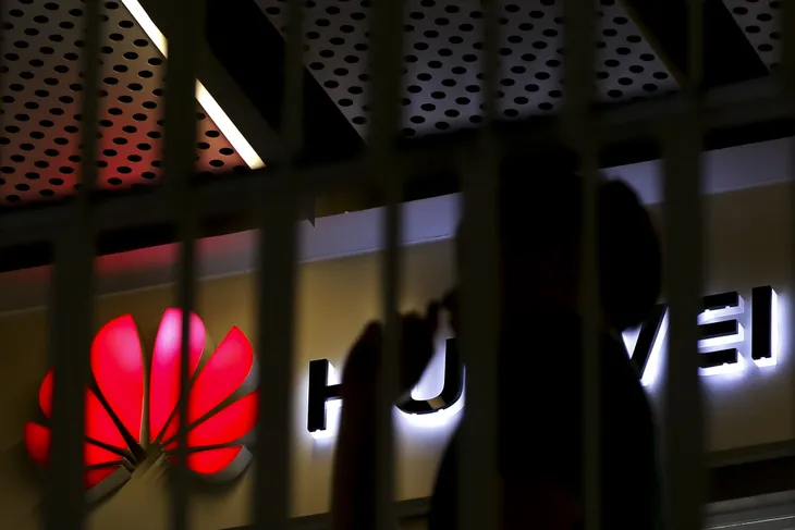 Ông chủ của Huawei: Apple là thầy, tại sao tôi lại phản đối giáo viên của mình? - Ảnh 2. Ông chủ của Huawei: Apple là thầy, tại sao tôi lại phản đối giáo viên của mình? - Ảnh 2.