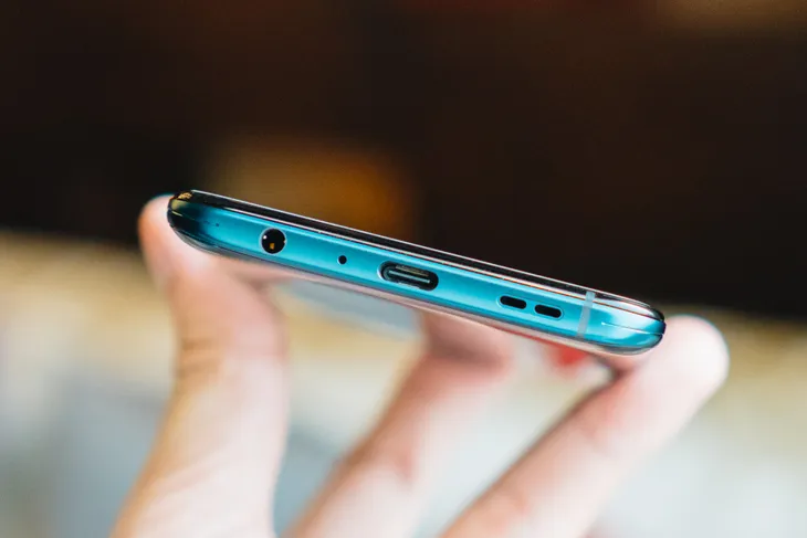 Cận cảnh smartphone Oppo Reno với camera trượt vây cá mập trước ngày ra mắt - Ảnh 8. Cận cảnh smartphone Oppo Reno với camera trượt vây cá mập trước ngày ra mắt - Ảnh 8.