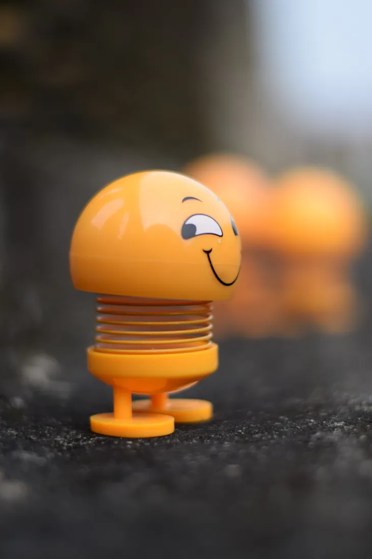 Đồ chơi thú nhún Emoji lò xo được giới trẻ săn đón bởi những biểu cảm đáng yêu - Ảnh 8.