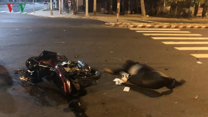Xe khách va chạm xe máy ở Đà Nẵng, 1 thanh niên tử vong - Ảnh 2. Xe khách va chạm xe máy ở Đà Nẵng, 1 thanh niên tử vong - Ảnh 2.