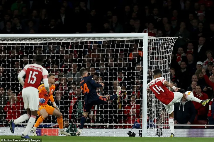 UEFA Europa League: Auba - Laca lập công, Arsenal thắng ngược Valencia - Ảnh 4. UEFA Europa League: Auba - Laca lập công, Arsenal thắng ngược Valencia - Ảnh 4.
