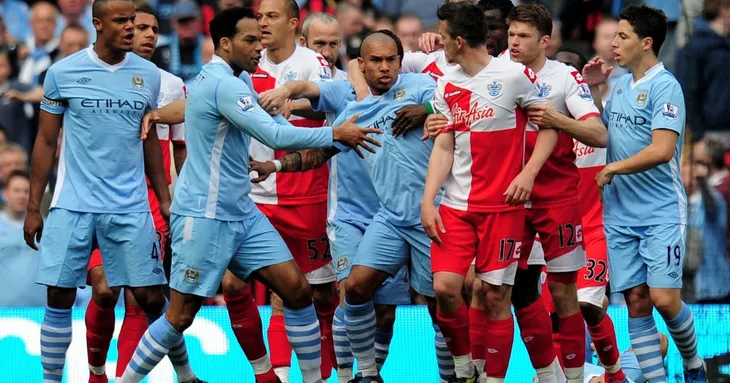 Trai hư từng khiến Man City kinh hoàng lại đánh người không thương tiếc - Ảnh 1. Trai hư từng khiến Man City kinh hoàng lại đánh người không thương tiếc - Ảnh 1.