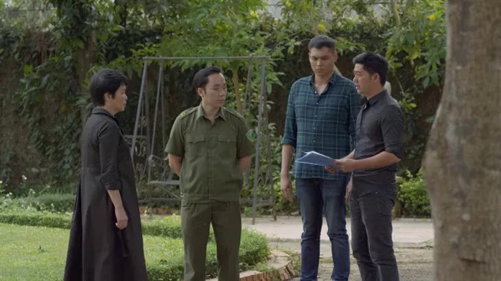 Mê cung - Tập 12: Lam Anh tố cáo, công an khám nghiệm tử thi ông Lê Vương - Ảnh 1. Mê cung - Tập 12: Lam Anh tố cáo, công an khám nghiệm tử thi ông Lê Vương - Ảnh 1.