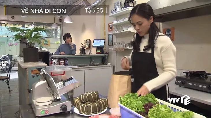 Về nhà đi con - Tập 35: Huệ (Thu Quỳnh) sẽ lại khốn đốn vì những lời nói như đốt nhà của cô Xuyến hàng xóm - Ảnh 4. Về nhà đi con - Tập 35: Huệ (Thu Quỳnh) sẽ lại khốn đốn vì những lời nói như đốt nhà của cô Xuyến hàng xóm - Ảnh 4.