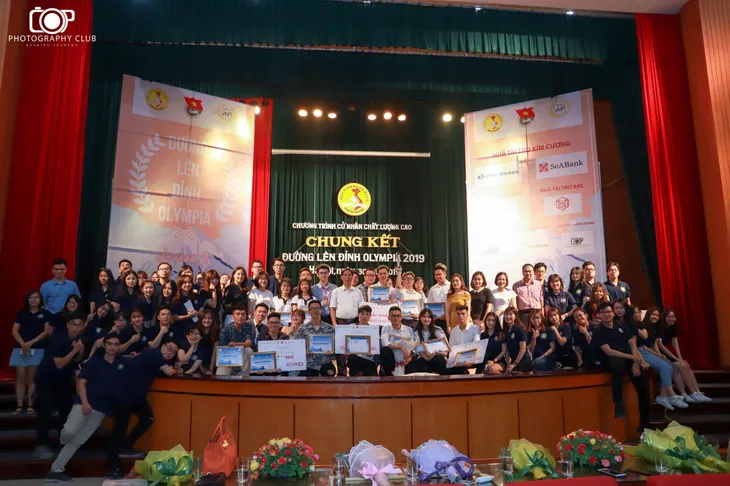Chung kết cuộc thi Đường lên đỉnh Olympia Học viện Ngân hàng 2019 - Ảnh 4. Chung kết cuộc thi Đường lên đỉnh Olympia Học viện Ngân hàng 2019 - Ảnh 4.